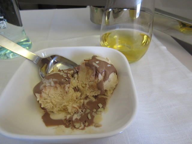 caramel spiced apple ice cream and Cloudy Bay desert wine